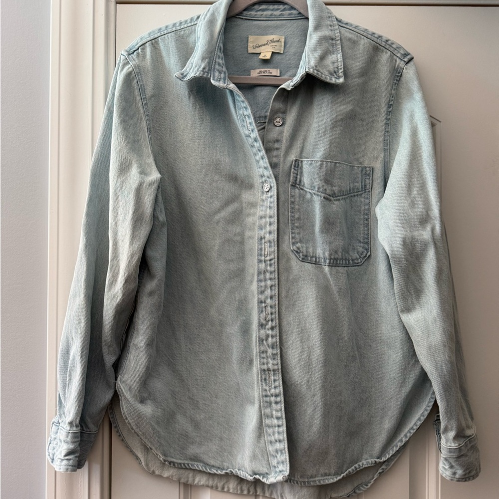 Universal Thread Light Blue Denim Button-Up Shirt